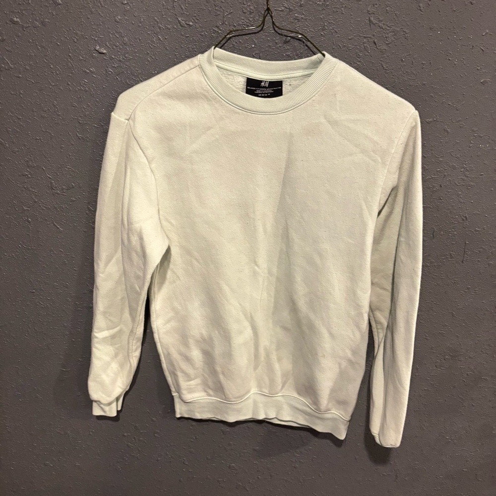 Women’s H&M White Sweater